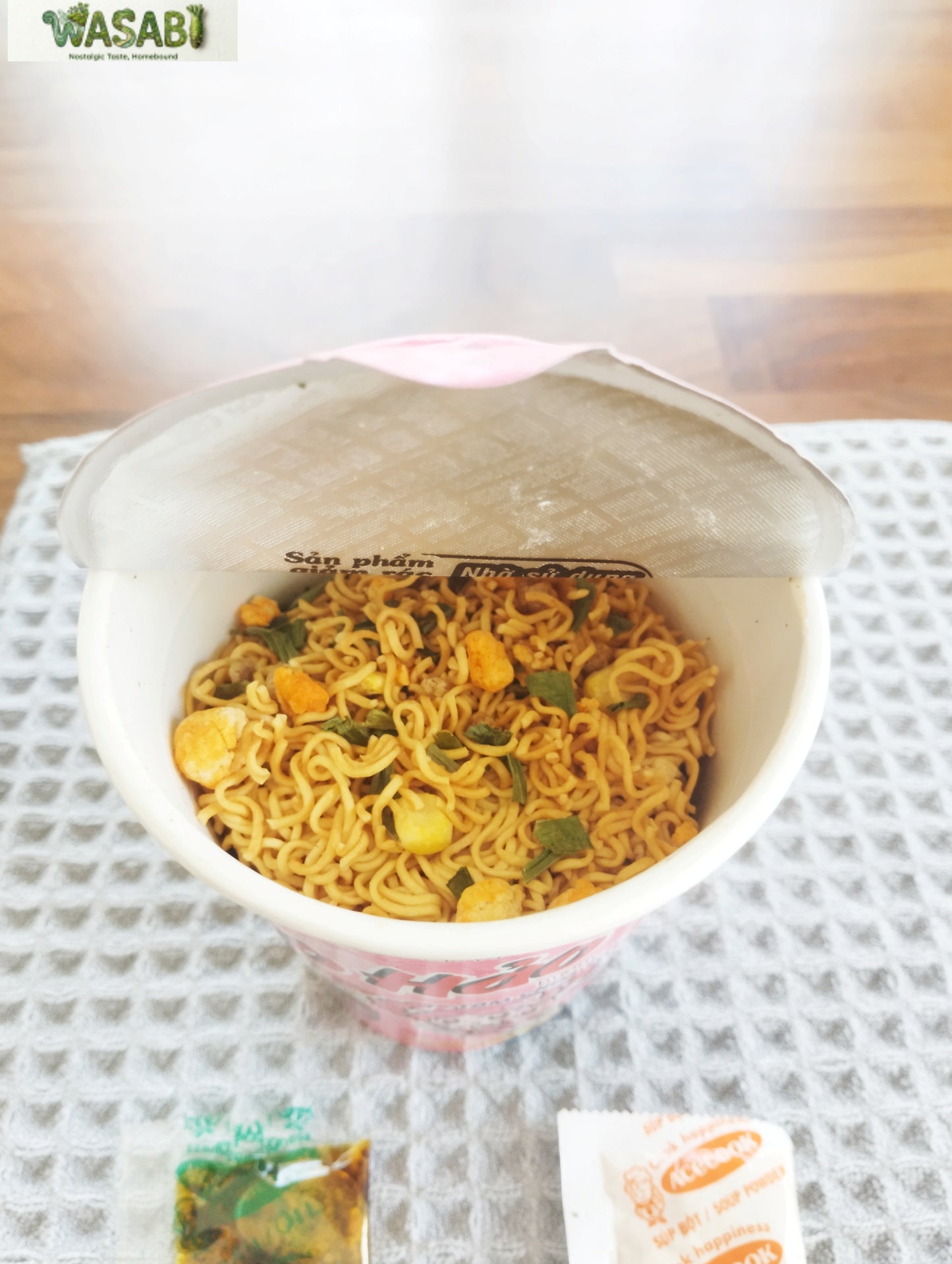[Easy Cup Noodles] Handy Hảo Hảo Spicy Shrimp Flavor 67g / Mì Ly Handy Hảo Hảo Tôm Chua Cay